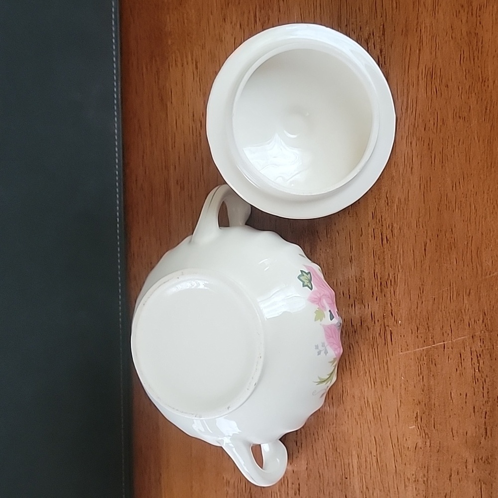 Vintage WS George Caladium Sugar Bowl with Lid - Picture 4 of 4